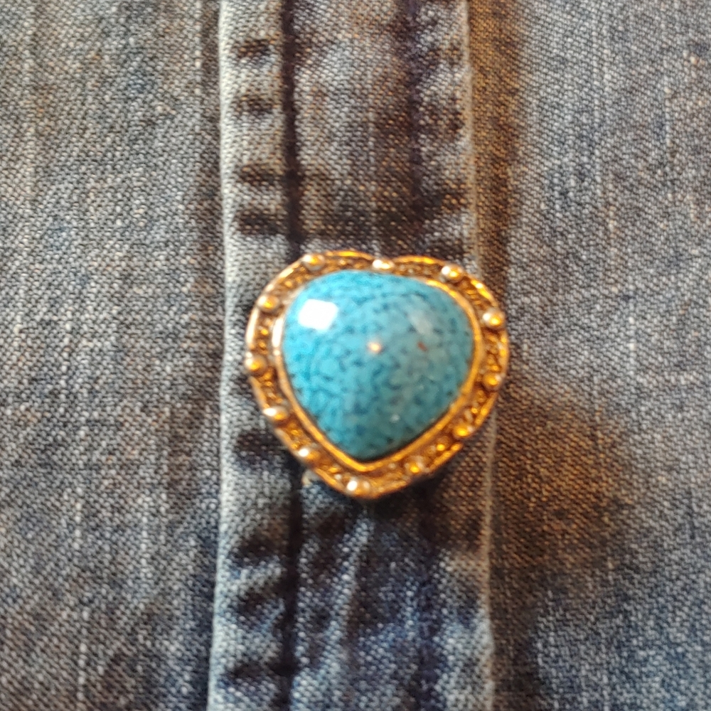 🌸4/$25🌸 - Vintage Turquoise Heart Button Covers